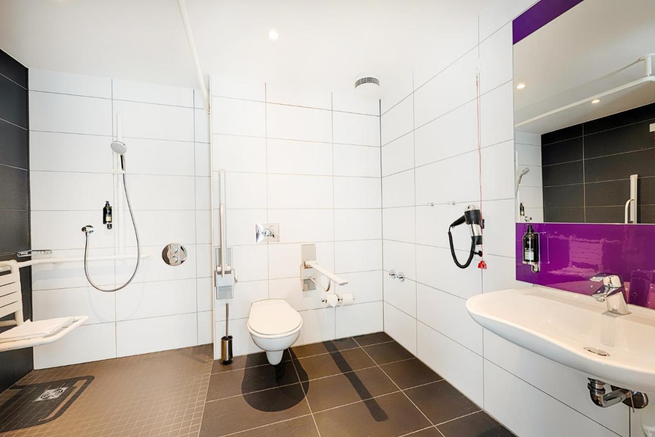 Premier Inn Berlin Alexanderplatz Экстерьер фото