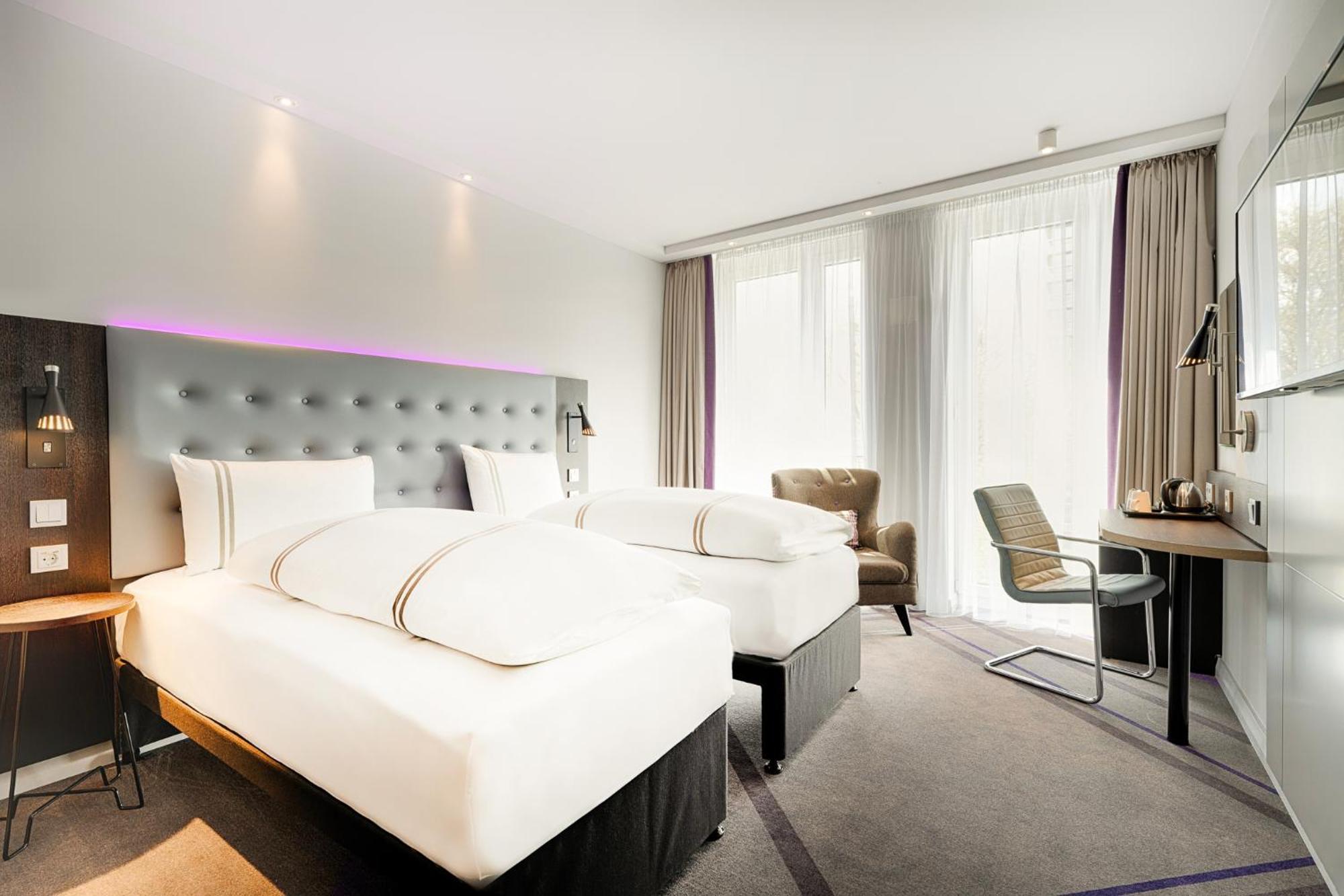 Premier Inn Berlin Alexanderplatz Экстерьер фото