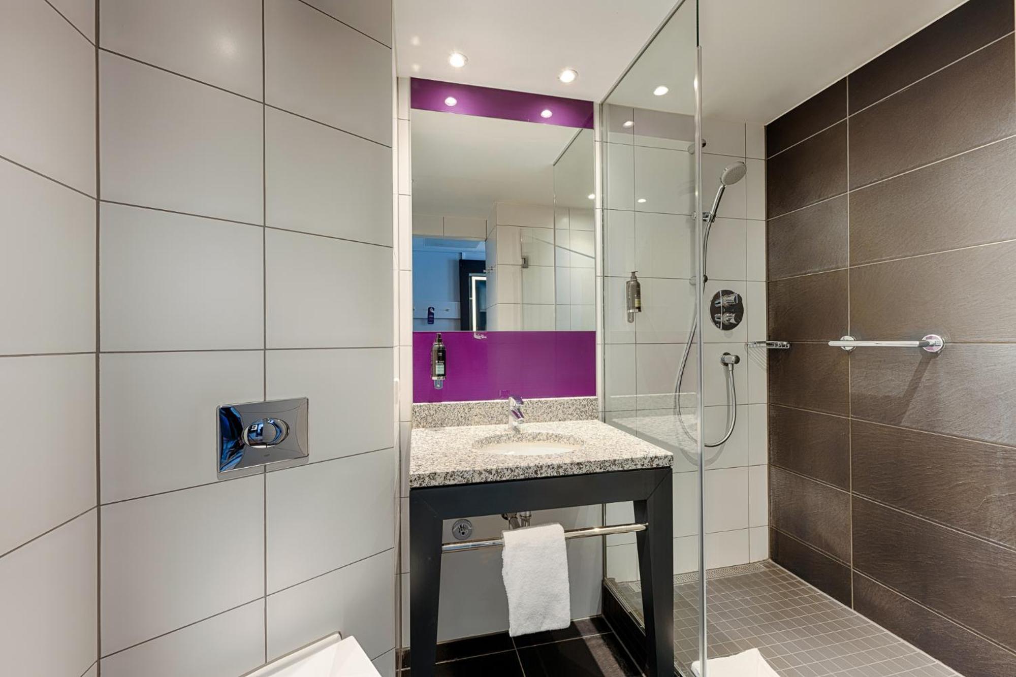 Premier Inn Berlin Alexanderplatz Экстерьер фото